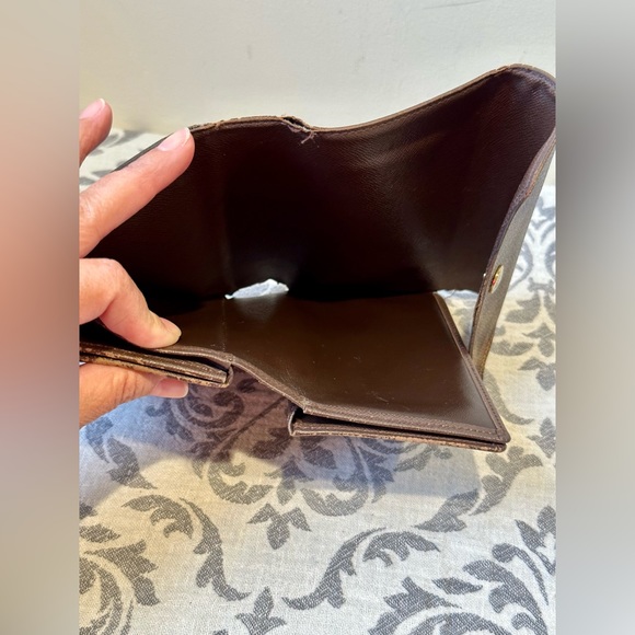 Louis Vuitton AUTHENTIC Damier Ebene Trifold Wallet - Picture 5 of 12